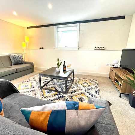 New Executive Apartment Perfect For Contractors & Pilots Bishop's Stortford Exteriér fotografie